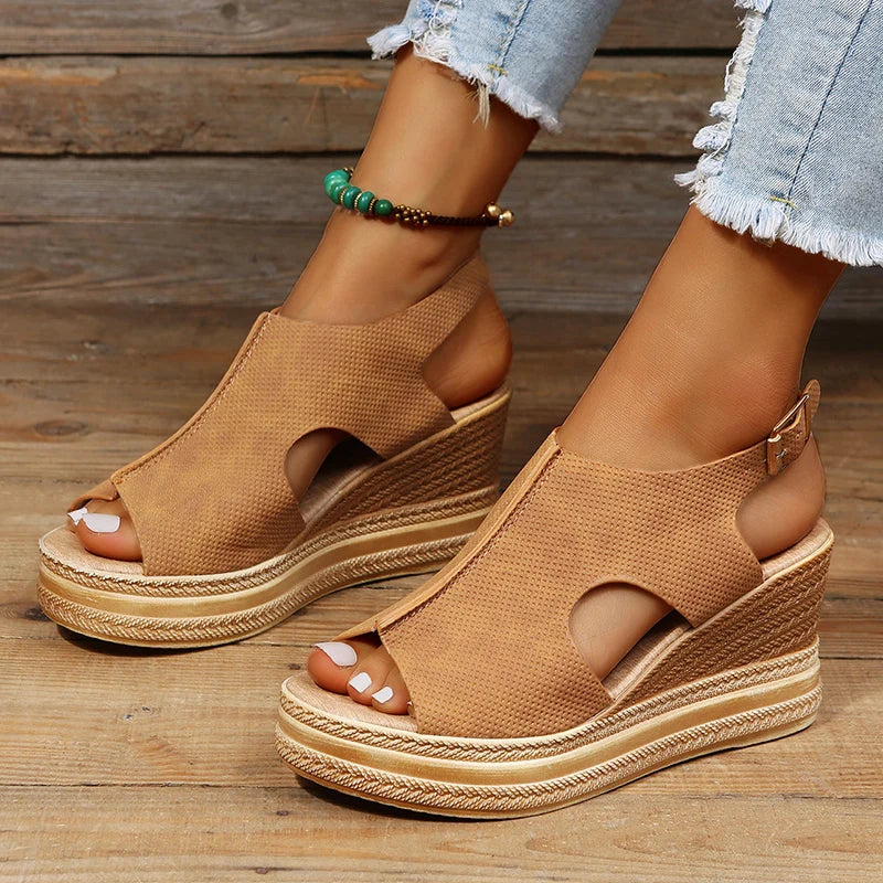 Comfortable Women'S Platform Sandals With Buckle